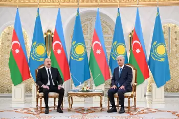 Tokayev Əliyevə qiymətli hədiyyə verdi - VİDEO