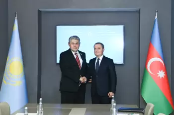 Ceyhun Bayramov Qəbələdə qazaxıstanlı həmkarı ilə görüşüb