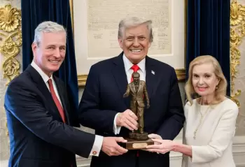 Donald Tramp “Sülh memarı” mükafatı ilə təltif olunub