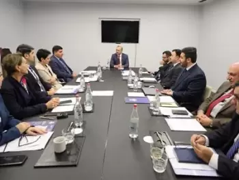 Ermənistan Təhlükəsizlik Şurasının katibi Yerevanda səfərdə olan azərbaycanlılarla görüşüb