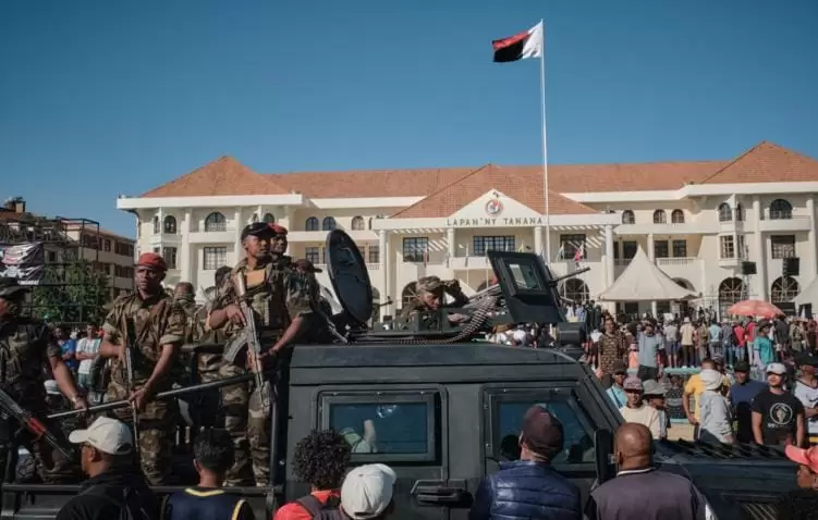 Madaqaskar hərbçiləri hakimiyyəti ələ keçirib