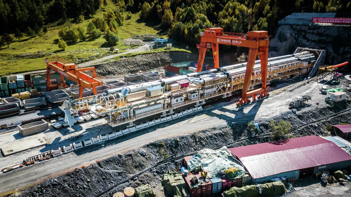 Gürcüstan–Rusiya sərhədində yol tikintisi zamanı dörd nəfər həlak olub