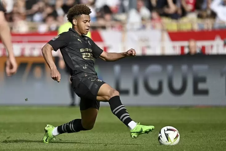 PSJ-nin hücumçusu Avropanın ən yaxşı gənc futbolçusu seçilib