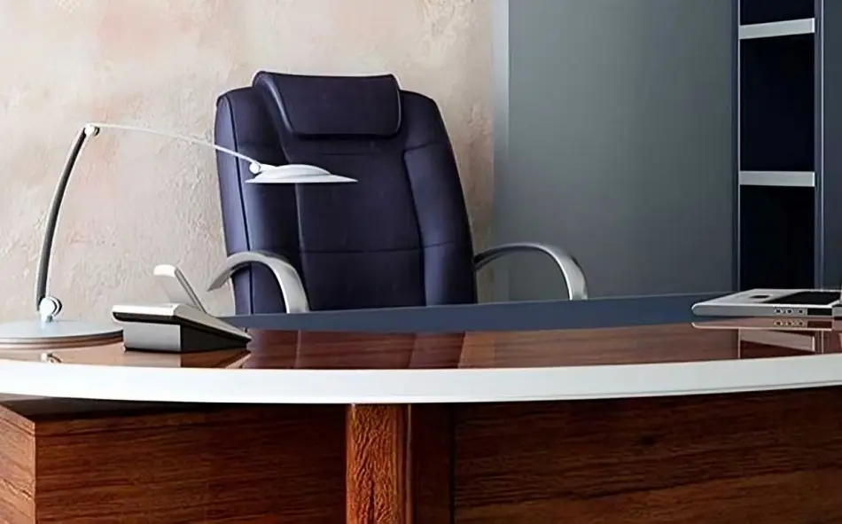 Yeni icra başçısı iki nəfəri işdən çıxardı, özünə köməkçi təyin etdi