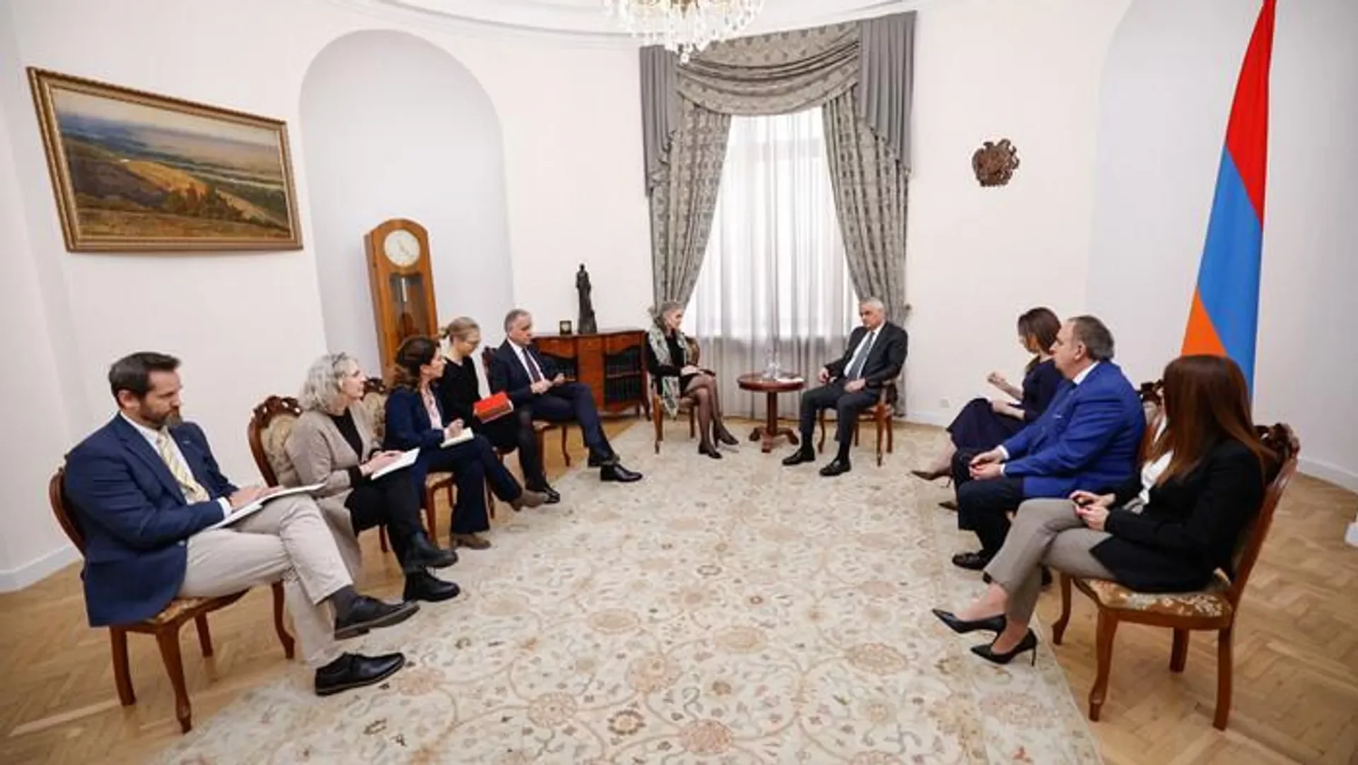 Mher Qriqoryan Maqdalena Qranoyla regionda kommunikasiyaların açılması imkanlarını müzakirə edib