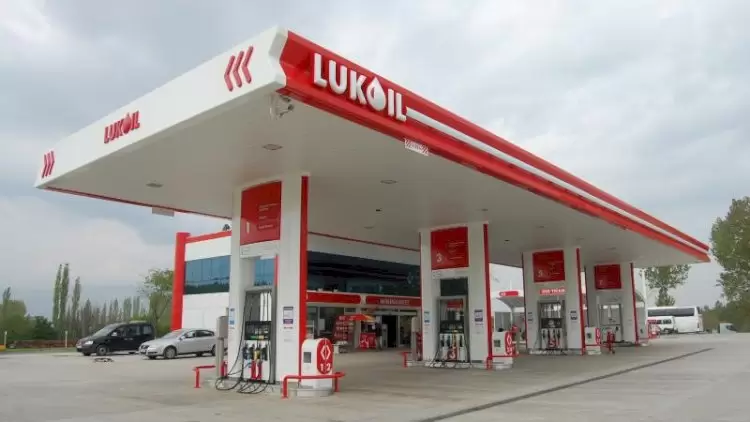 Sanksiyaya görə "LukOil"ın Azərbaycandakı YDM-lərində kartla ödənişlər dayandırılıb