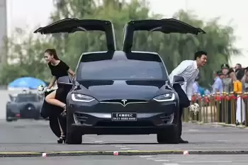 Elon Musk: "Tesla"nın avtopilot sistemi Çində 2026-cı ilin əvvəlində tam təsdiq ala bilər"