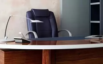 Yeni icra başçısı iki nəfəri işdən çıxardı, özünə köməkçi təyin etdi