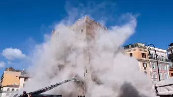 "Kolizey"in yaxınlığında yerləşən Orta əsrlərə aid "Conti qülləsi" çöküb