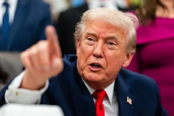 Tramp "New York Times"ı milli təhlükəsizliyə təhdid adlandırıb və yalançılıqda ittiham edib