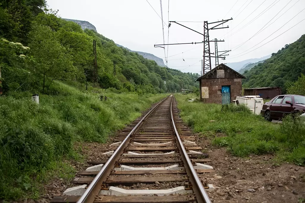 Paşinyan "Rusiya Dəmir Yolları"na Türkiyə və Azərbaycanla dəmir yolu qovşaqlarını bərpa etməyi tapşırıb