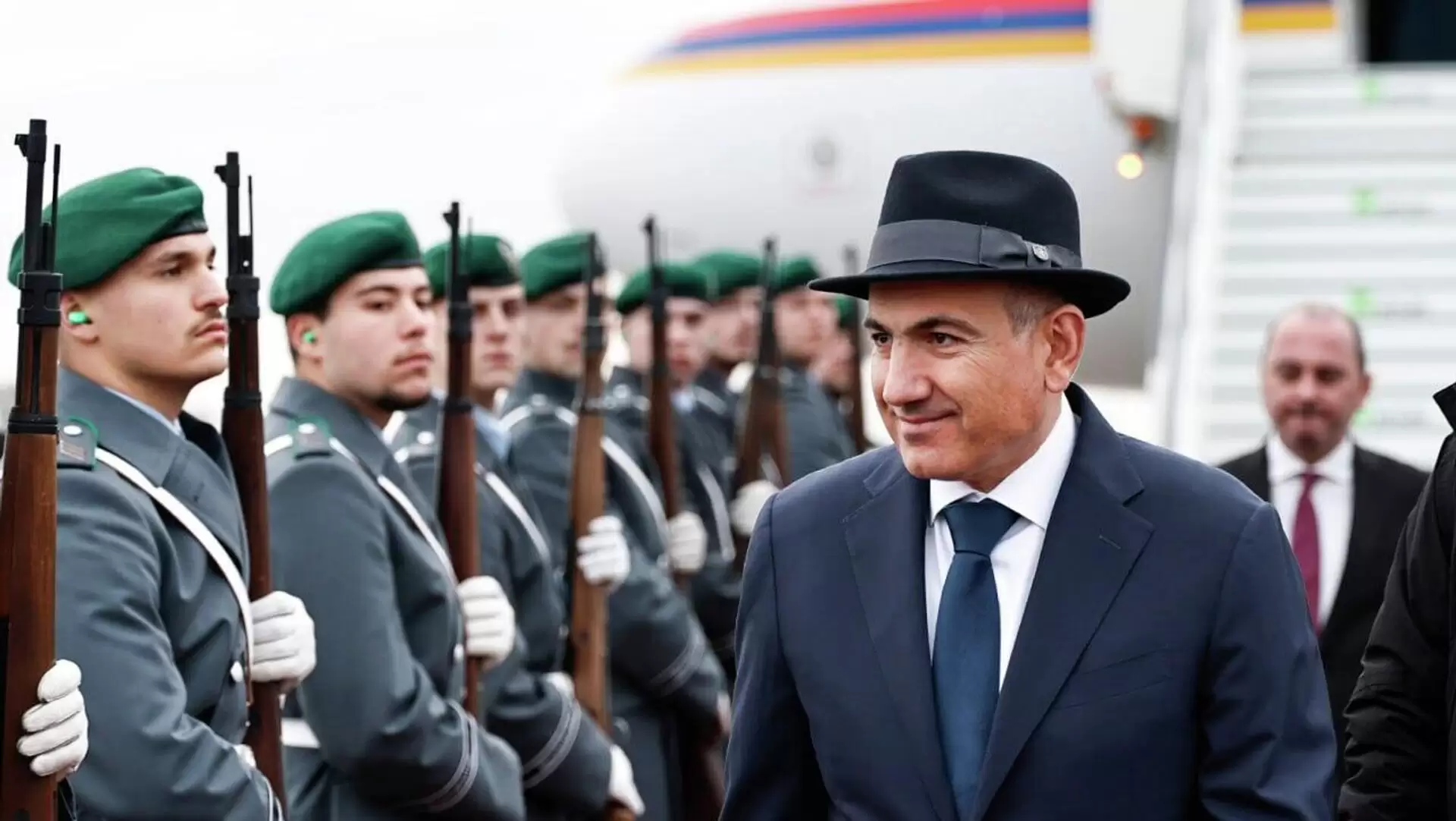 Berlində ermənilər Paşinyana qarşı aksiya keçirdi: "Nikol xəyanətkar"