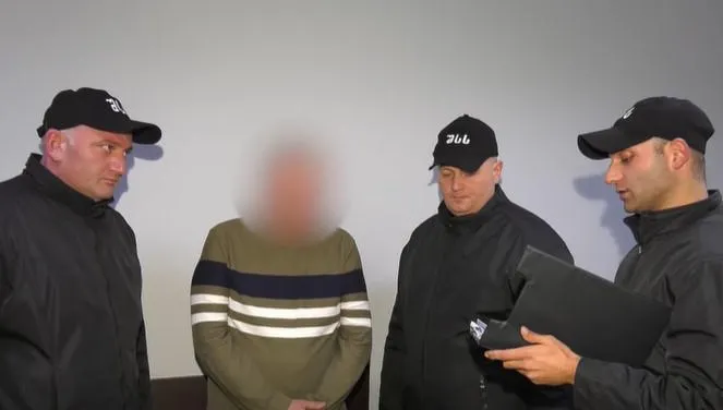 Hava limanında 310 litr yanacaq oğurlayan 2 nəfər saxlanılıb