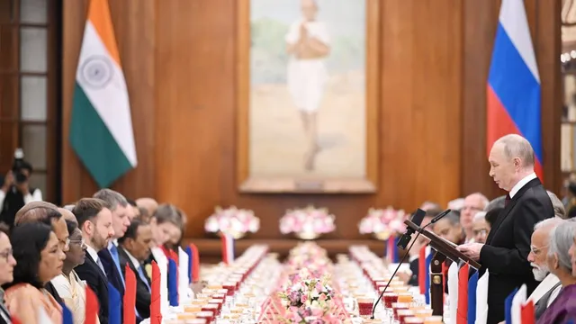 Hindistan Prezidenti Putinə vegeterian şam yeməyi təqdim edib