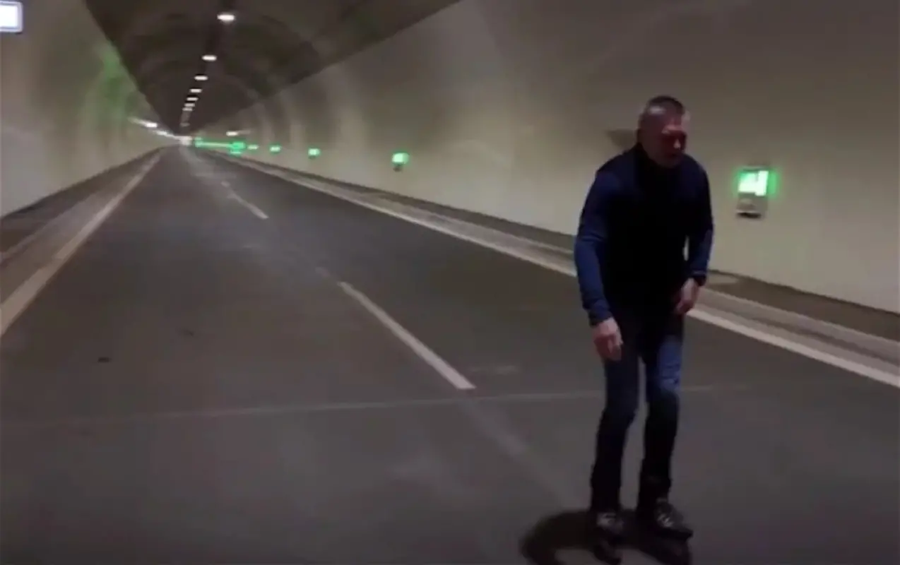 Slovakiya Baş naziri Fitso 27 ilə tikilən tuneldə konki sürüb