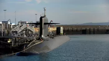 Fransanın qərbindəki hərbi bazası üzərində naməlum dronlar müşahidə olunub