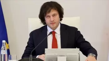 Gürcüstanın baş naziri azərbaycanlı sürücülərin sərhəddə qalmasına münasibət bildirib