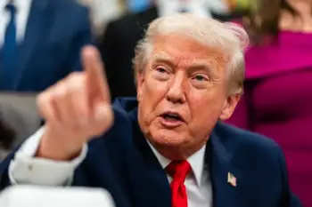 Tramp "New York Times"ı milli təhlükəsizliyə təhdid adlandırıb və yalançılıqda ittiham edib