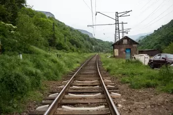 Paşinyan "Rusiya Dəmir Yolları"na Türkiyə və Azərbaycanla dəmir yolu qovşaqlarını bərpa etməyi tapşırıb