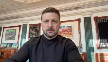 Ərazilərimizlə bağlı prinsipial mövqe tuturuq - Zelenski