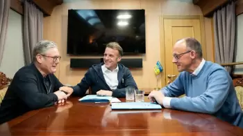 Avropa liderləri Trampla Ukrayna ətrafında yaranmış vəziyyəti müzakirə ediblər