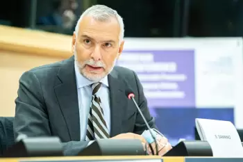 Politico: "Aİ-nin keçmiş diplomatik xidmət katibi Sannino Avropa Komissiyasından çıxarılıb"