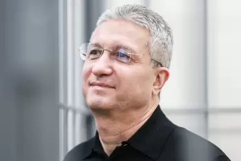 Müdafiə nazirinin keçmiş müavininin sabiq həyat yoldaşı ərinə xəyanət etdiyini etiraf edib