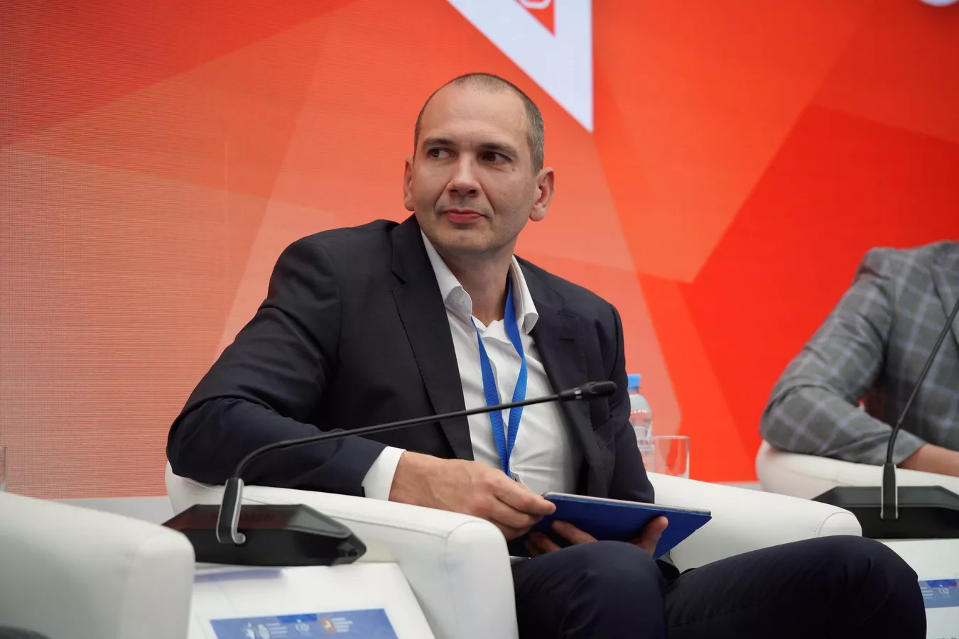 İntihar edən sabiq nazir müavini yazdığı məktubda həyat yoldaşını ittiham edib