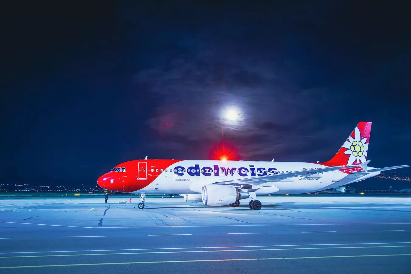 "Edelweiss" Sürix–Tbilisi istiqamətində reyslərin sayını artıracaq