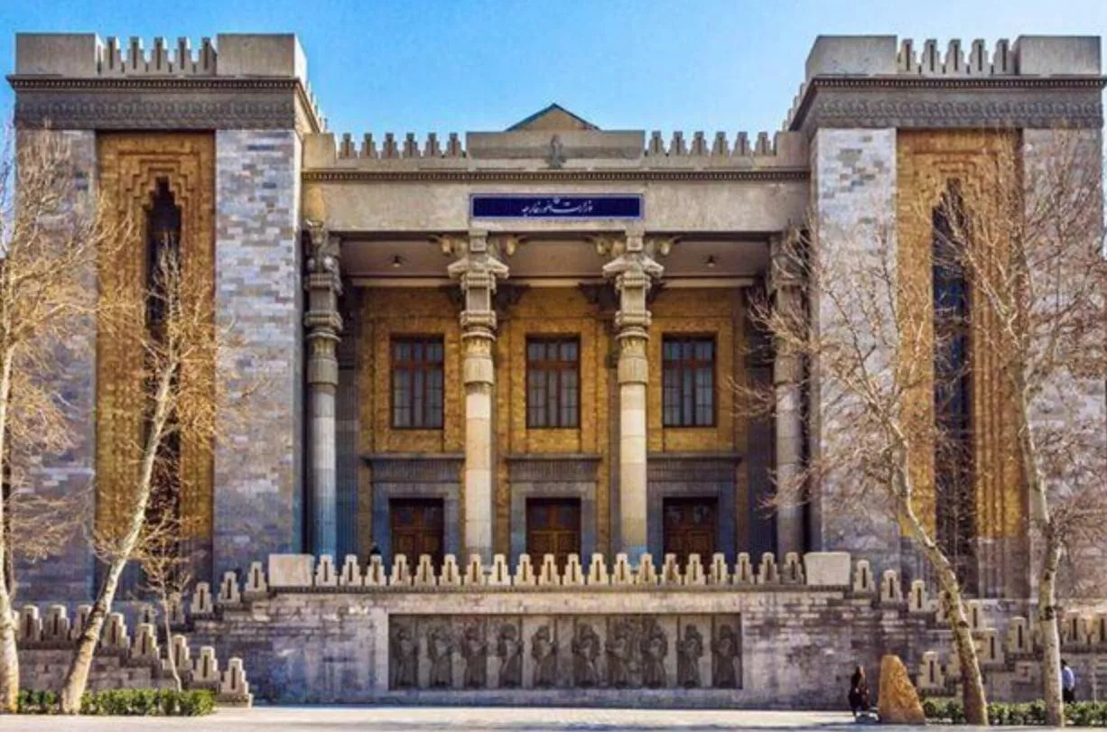 İran XİN-i ölkədəki etirazlar səbəbindən üç Avropa ölkəsinin səfirlərini çağırıb