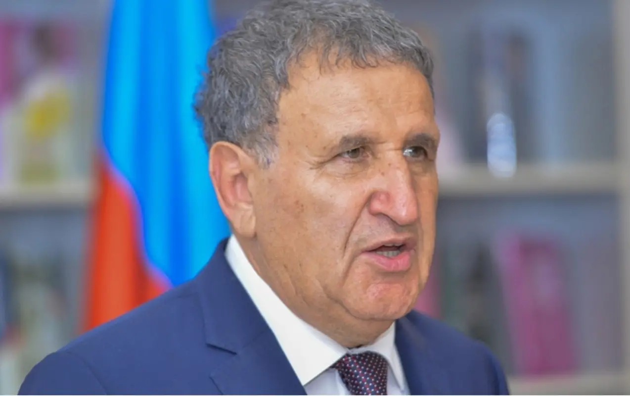 İsa Həbibbəylinin restoranında yıxılan ofisiantın beli sınıb