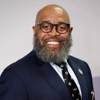 ABŞ-də bir keşiş ianə qarşılığında Allahdan zənginlik vəd edib