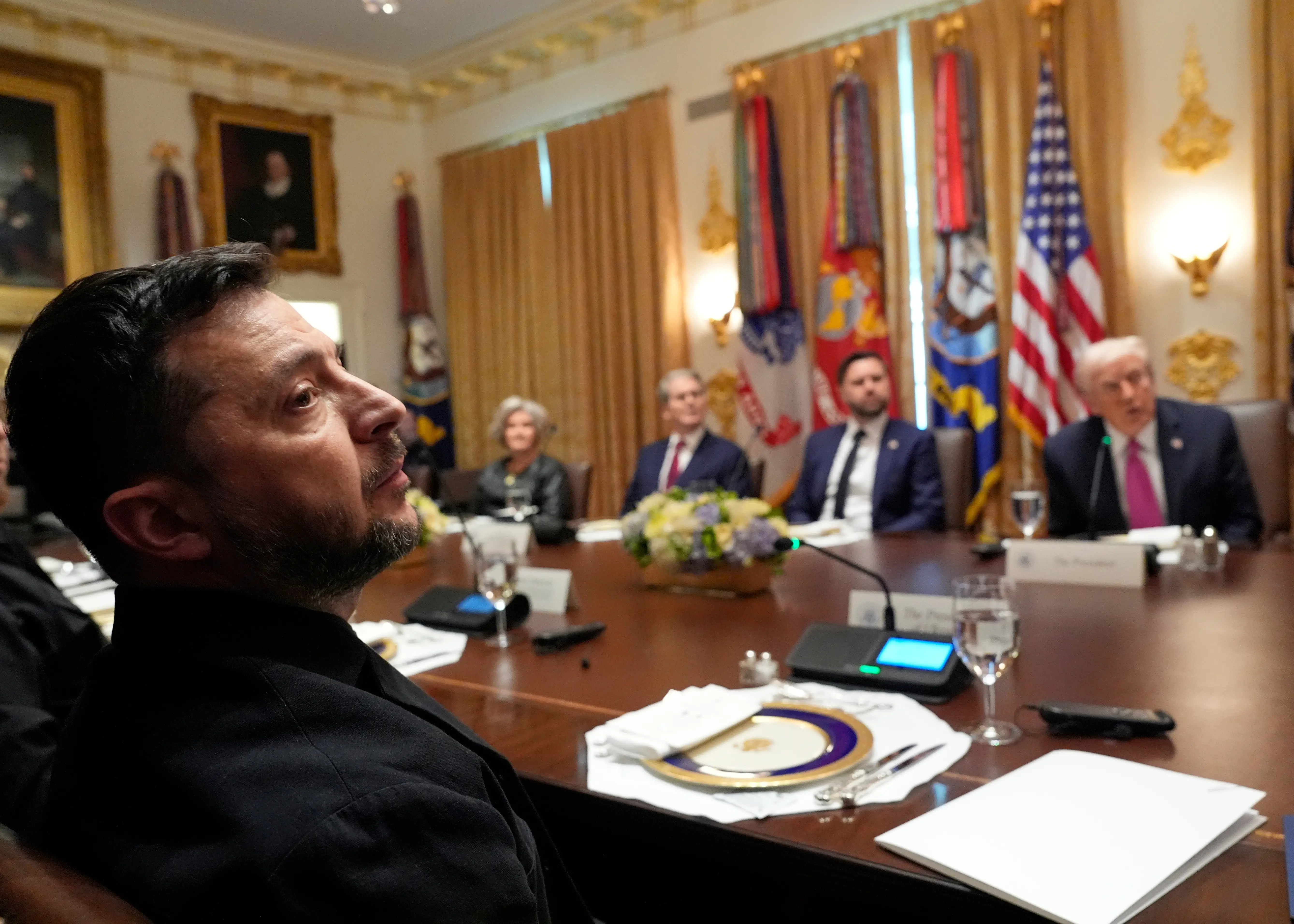 Tramp Zelenski ilə görüşəcəyini bəyan edib və tərəfləri müharibəni dayandırmağa çağırıb