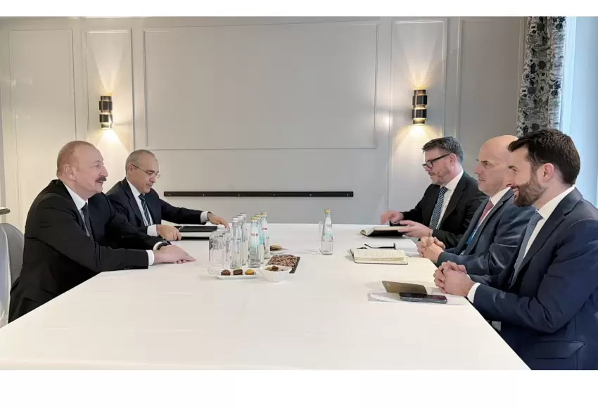 Prezident İlham Əliyev Münxendə “Oracle” korporasiyasının baş icraçı direktoru ilə görüşüb