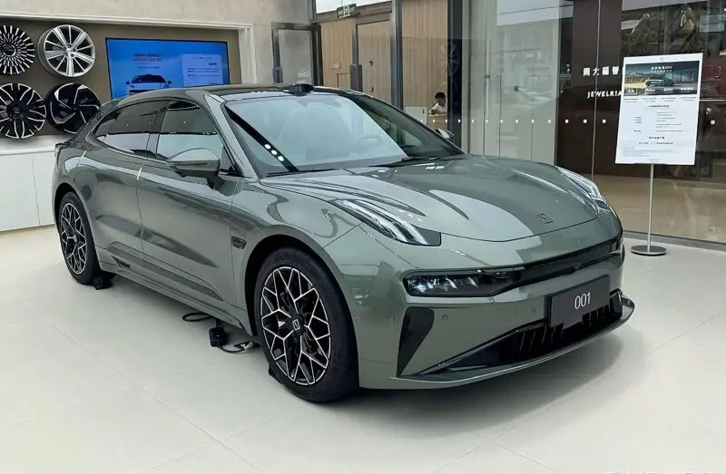 "Zeekr" bu modelini batareya qüsurları səbəbindən geri çağırır