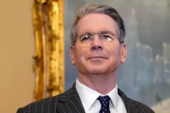 ABŞ maliyyə naziri: Müharibə başa çatarsa, Rusiya neftinə qarşı sanksiyalar ləğv edilə bilər