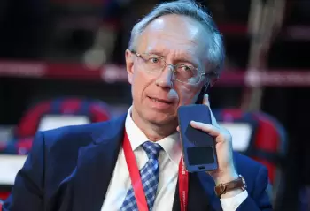 Rusiya MDB-nin bəzi ölkələrinin suverenlikdən imtinası fonunda yaranan ciddi çağırışlardan danışıb