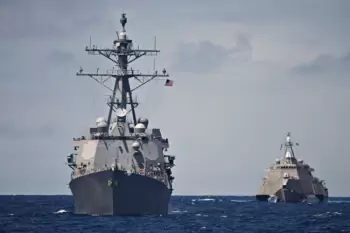 Cənubi Amerikanın sahilləri yaxınlığında iki ABŞ hərbi gəmisi toqquşub – WSJ