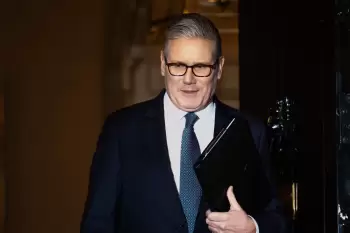 Britaniyalı bukmekerlər Starmerin istefa ehtimalını 83% qiymətləndirirlər