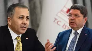 Ərdoğan ədliyyə və daxili işlər nazirlərini vəzifədən azad edib