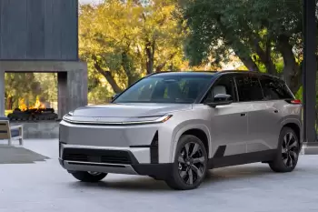 "Toyota" "Highlander"i tam elektrik avtomobilinə çevirdi