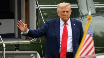 Tramp BMT-nin baş qərargahının Nyu-Yorkdan köçürülməsinin əleyhinədir