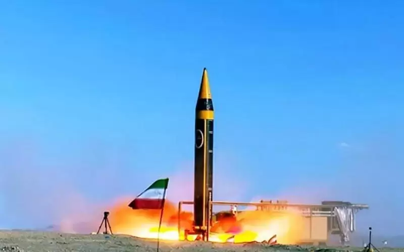 İran İsrailə növbəti dəfə ağır raketlərlə zərbə endirib