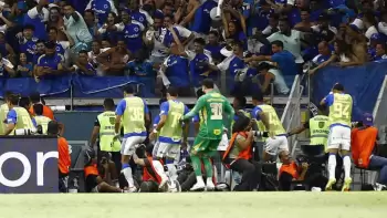 Futbolçular arasında kütləvi dava, 23 qırmızı vərəqə - VİDEO