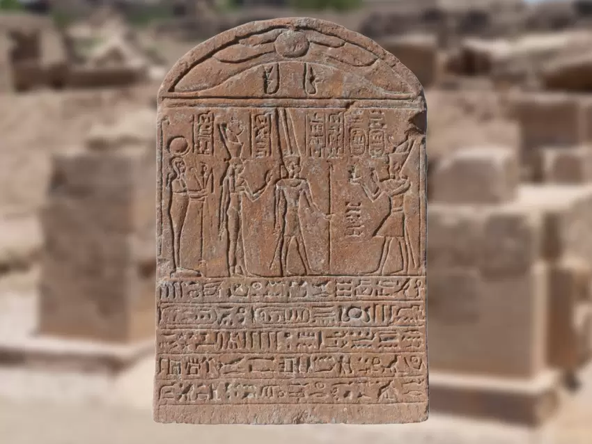 Roma hakimini Misir fironu kimi təsvir edən abidə tapılıb