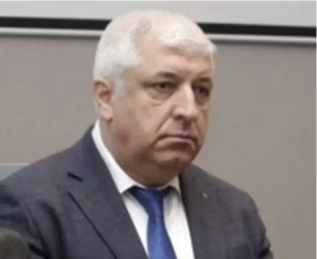 Zaur Hüseynovun sabiq kadrı işdən çıxmaq üçün 200 min manat kompensasiya alıb? - AÇIQLAMA