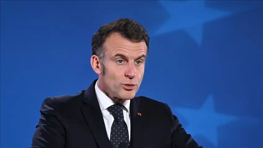 Makron "Ağ Ev"də Britaniya kralının zarafatına istehza ilə cavab verib