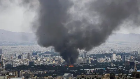 Böyük Britaniya Trampa İran infrastrukturuna zərbə üçün hərbi bazalardan istifadə etməyə icazə verməyəcək