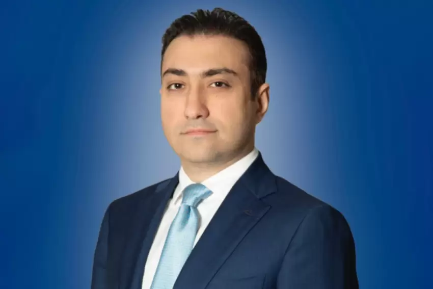 Anar Bayramov 17 gün əvvəl təyin olunmuş müşaviri işdən çıxarıb