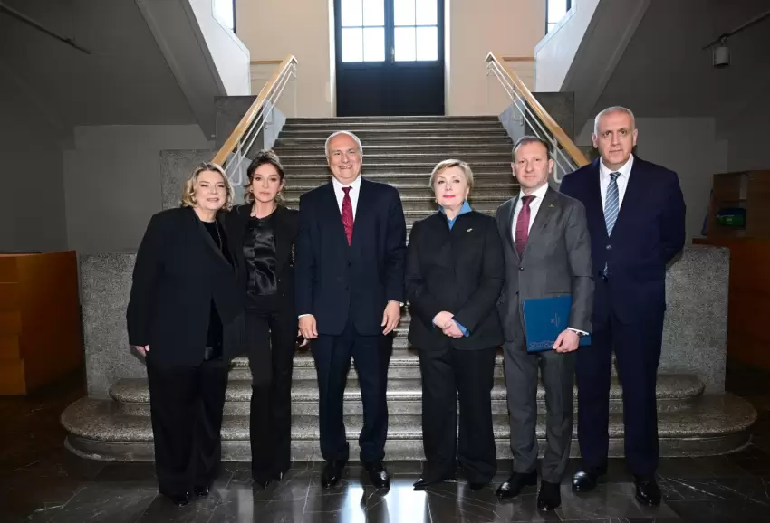 “Azərxalça”nın xalçaları Tbilisidə Gürcüstan Milli Muzeyinə hədiyyə olundu - FOTOLAR